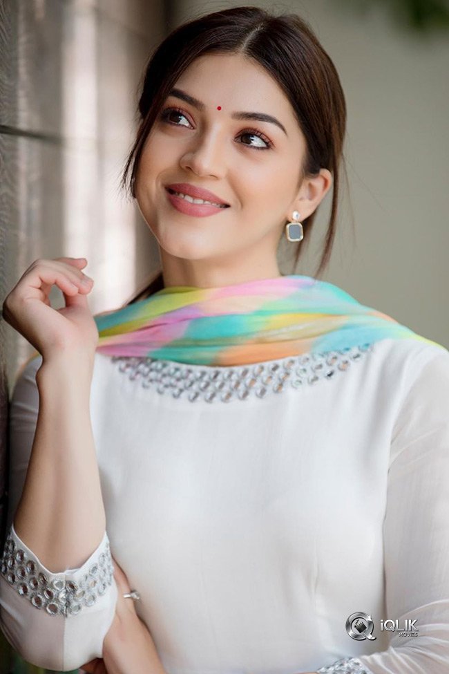 Mehreen-Pirzada